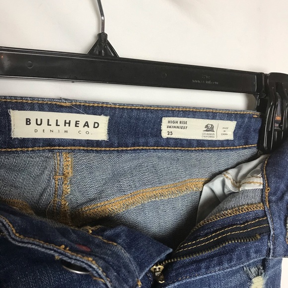 Bullhead Jeans - Picture 3 of 5
